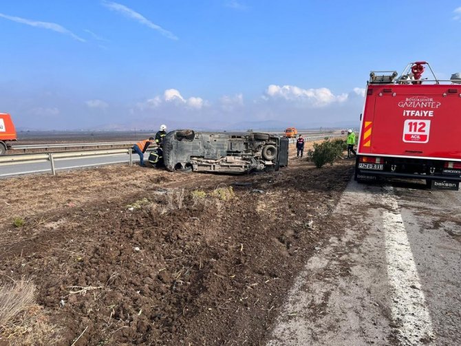 Gaziantep’te Minibüs Yoldan Çıktı: 1 Ölü, 10 Yaralı