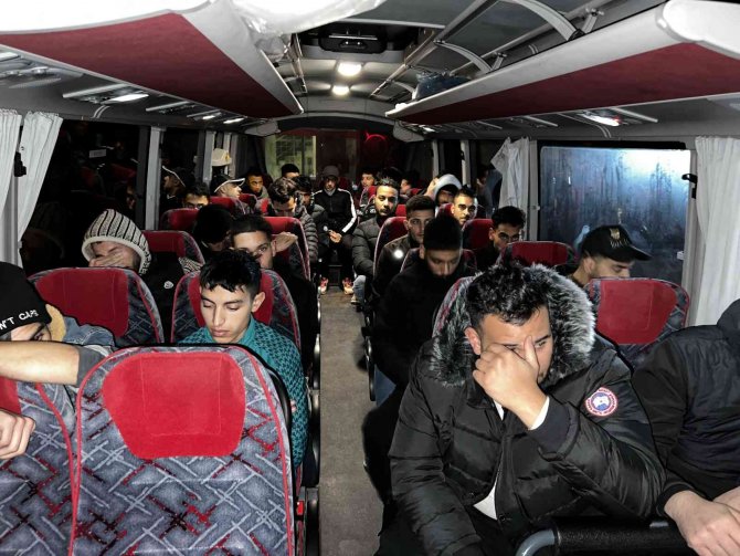 Gelibolu’da 35 Kaçak Göçmen Yakalandı