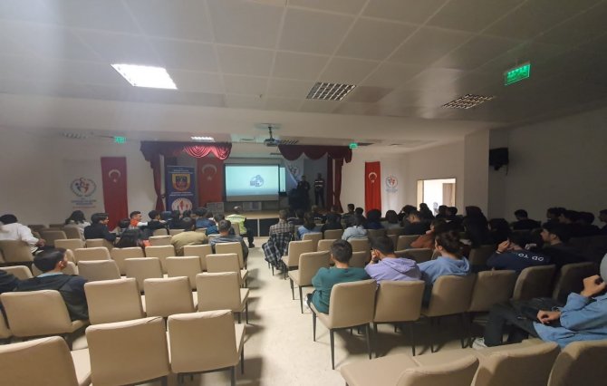 Burdur’da Kyk Yurdunda Öğrencilere Aile İ̇çi Ve Kadına Yönelik Şiddetle Mücadele Eğitimi