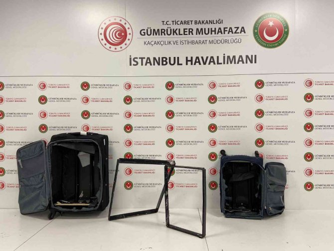 İ̇stanbul Havalimanı’nda Valizin Demir Çubuklarına Gizlenmiş Kokain Bulundu