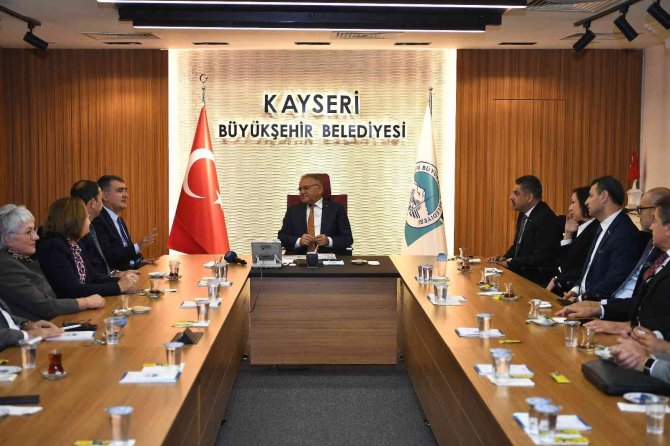 Başkan Büyükkılıç: “İ̇hracatta 4 Milyar Doları Kayseri’mizin İnşallah Yakaladığını Görüyoruz"