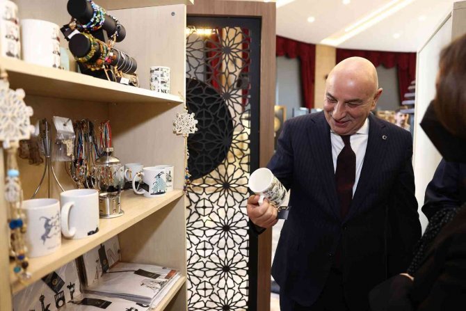 Geleneğin İ̇zleri Karma Sergisi Sanatseverleri Bekliyor