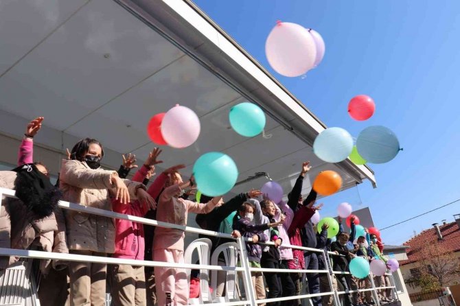 Kütahya Valiliği Motivasyon Ve Eğitim Tırı, Trt’ye Konuk Oluyor