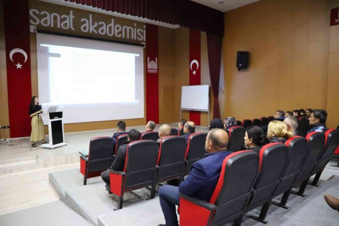 Mardin Büyükşehir Belediyesinde Personele Stres İle Baş Etme Eğitimi