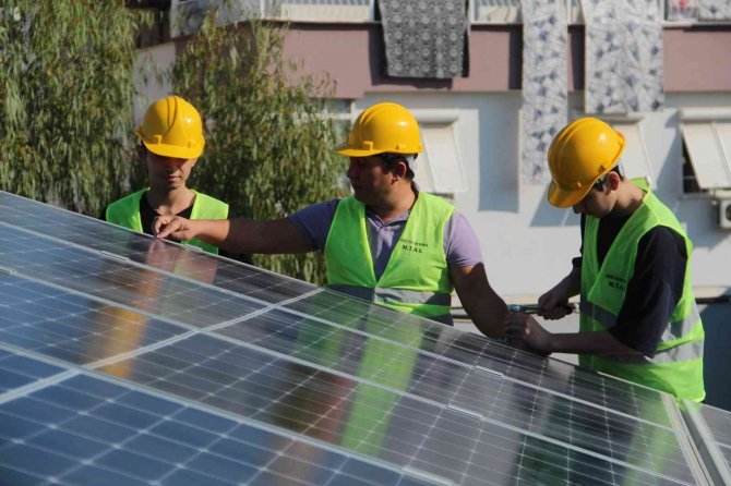 Antalya’da Okullar Enerjisini Güneşten Karşılayacak