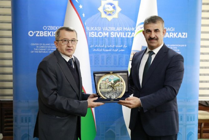 Rektör Çiftçi; “İ̇slami Araştırmalar Merkezimiz Ortaklığında Bir İ̇mam Buhari, İ̇mam Matüridi Çalıştayı Düzenlemek İstiyoruz”