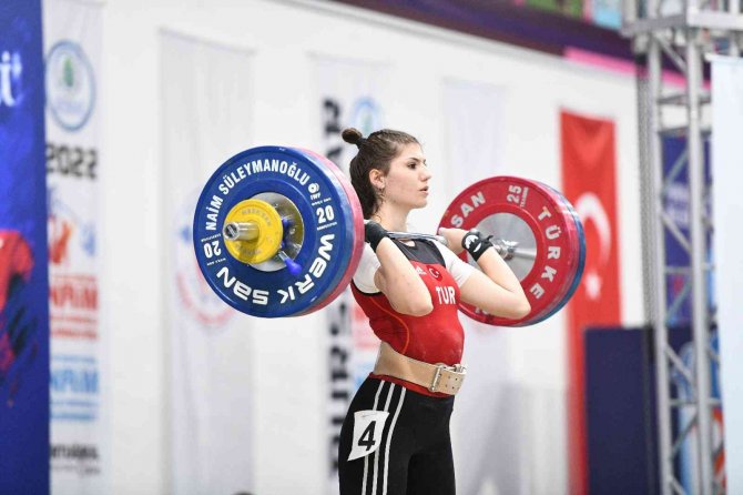 Pursaklar 2. Uluslararası Naim Süleymanoğlu Halter Turnuvası’nda Türkiye Rüzgarı