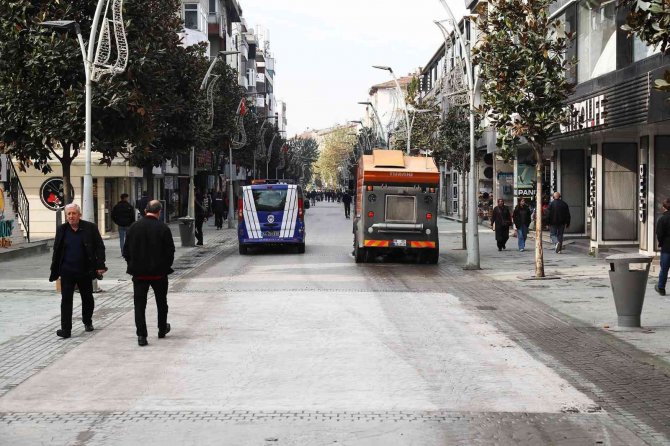 Çark Caddesi Binlerce Misafirini Yeni Yüzüyle Ağırlıyor