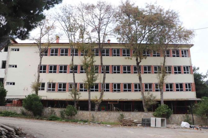 Samsun’da Okullarda Deprem Güçlendirme Çalışmaları