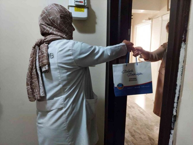Serdivan’da ‘Hoş Geldin Bebek’ Hediyesi