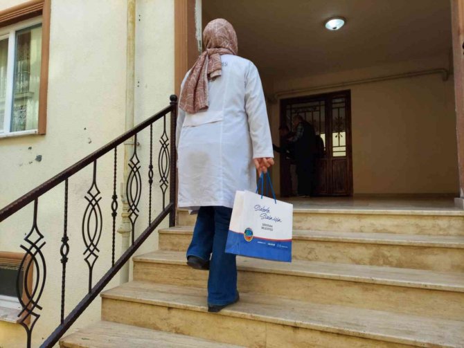 Serdivan’da ‘Hoş Geldin Bebek’ Hediyesi