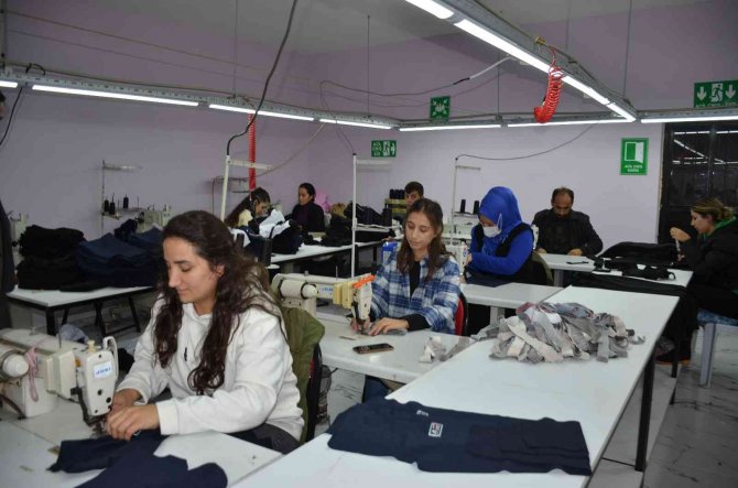 Beytüşşebap’ta Kadın Girişimci Açtığı Atölye İle İstihdam Sağladı