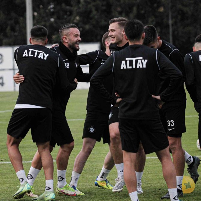 Altay’da Yüzler Gülüyor