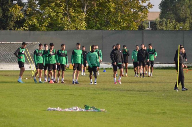 Denizlispor Galibiyet Serisi Yakalamak İçin Çalışmalarına Hız Verdi