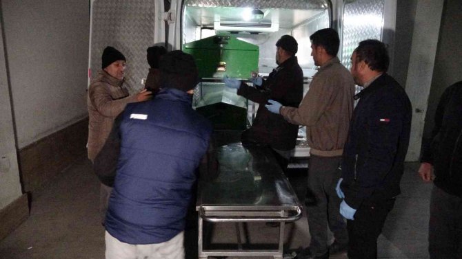 Tokat’ta 3 Kişi Tabanca İle Vurulmuş Olarak Bulundu