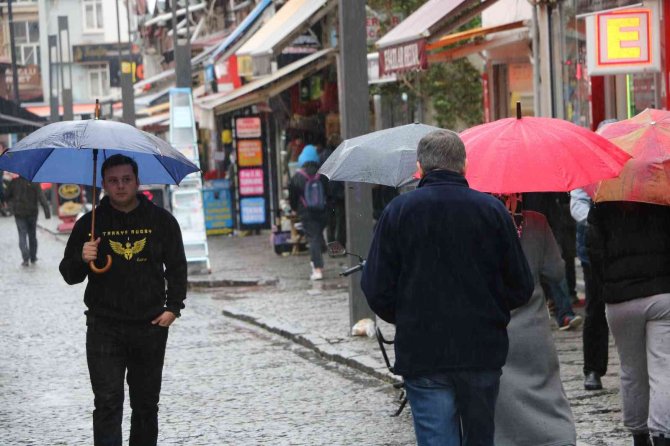 Edirne’de Haftalar Sonra Yağmur Yağışı Başladı
