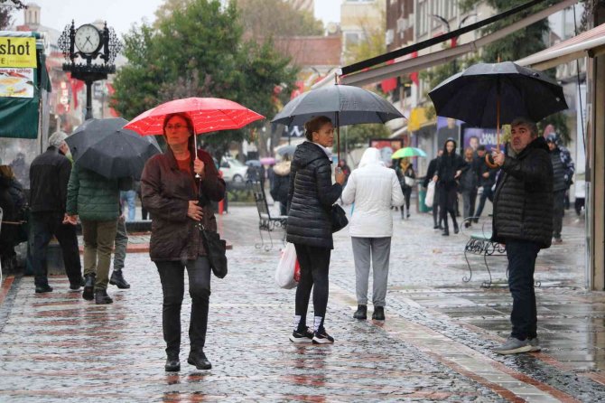 Edirne’de Haftalar Sonra Yağmur Yağışı Başladı