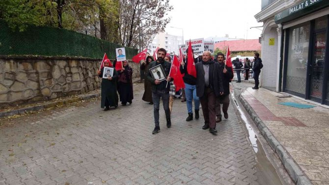 Evlat Nöbetindeki Ailelerden İ̇stanbul Saldırısına Sert Kınama