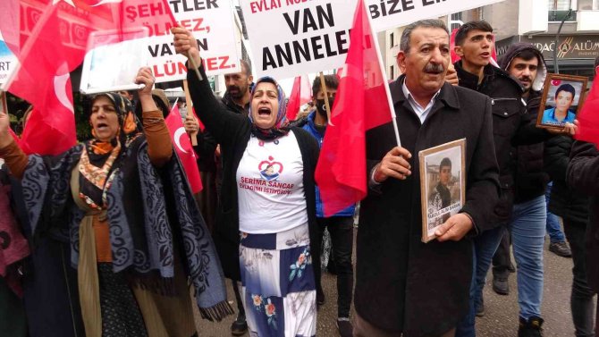 Evlat Nöbetindeki Ailelerden İ̇stanbul Saldırısına Sert Kınama
