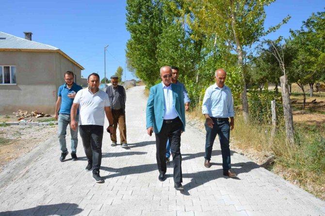 Tuşba Belediyesinden 13 Mahalleye 160 Bin Metrekare Kilit Parke Taşı