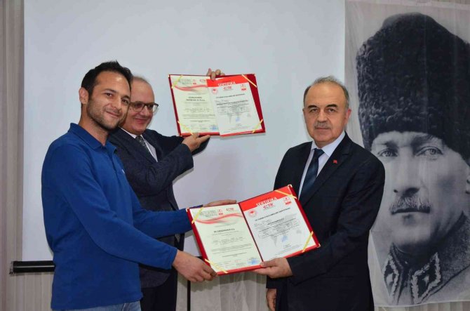 Yalova’da Türkiye’nin İlk Organik Midye Üreticilerine Sertifika