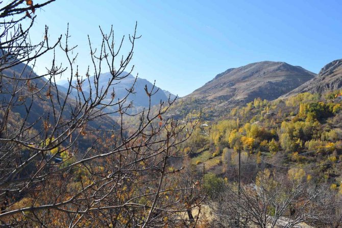 ‘Sakin Şehir’ Arapgir’de Sonbahar Göz Kamaştırıyor