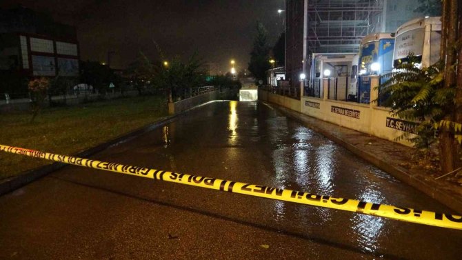 Adana’da Sağanak Yağış Hayatı Felç Etti