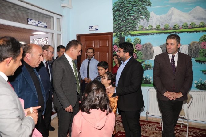 Vali Akbıyık: “Hakkari Hizmetin En İyisini Hak Ediyor”