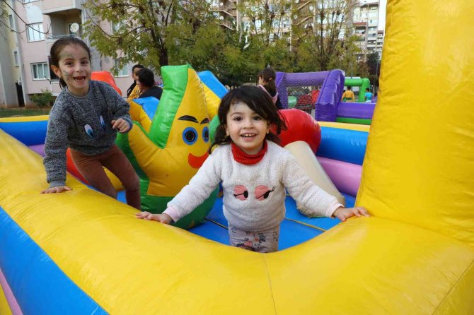 Döşemealtılı Çocuklar Şenlikte Eğlendi