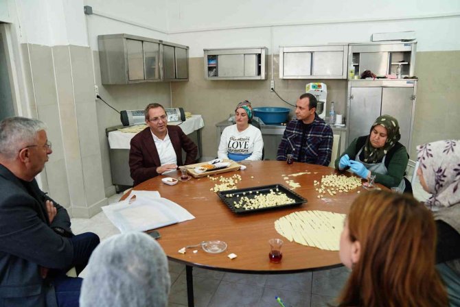 Kooperatif Mutfağından Yöresel Ürünler Raflarda