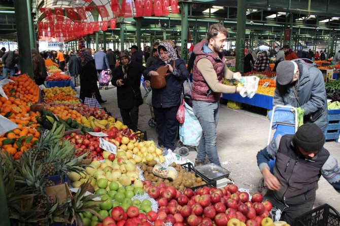 Zabıta Pazaryerlerini Denetliyor