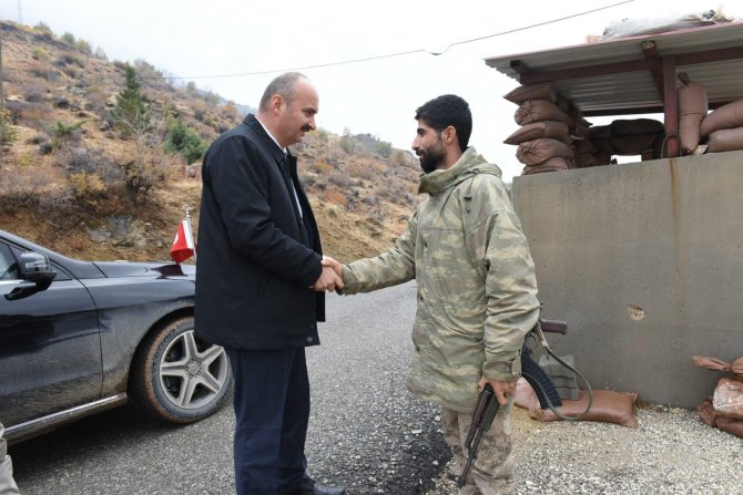 Batman Valisi Canalp, Üs Bölgesinde Güvenlik Köy Korucularının Taleplerini Dinledi