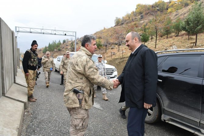 Batman Valisi Canalp, Üs Bölgesinde Güvenlik Köy Korucularının Taleplerini Dinledi