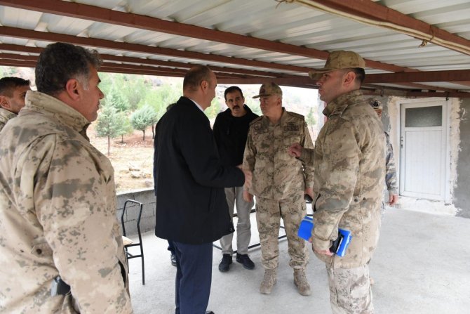 Batman Valisi Canalp, Üs Bölgesinde Güvenlik Köy Korucularının Taleplerini Dinledi