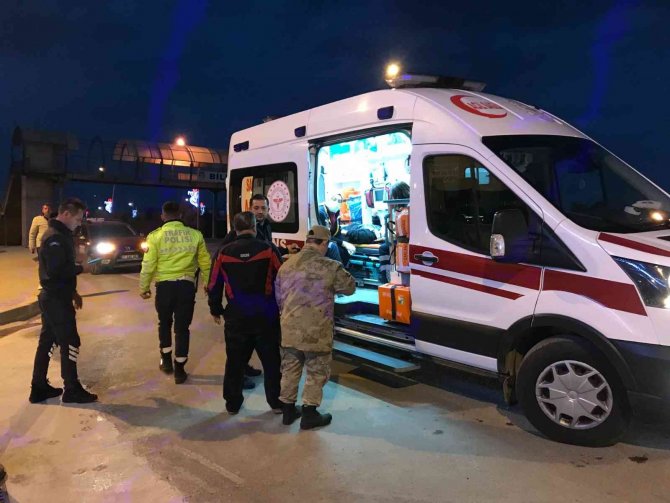 Bilecik’te Minibüs İle Motosikletin Çarpışması Sonucu 1 Kişi Yaralandı