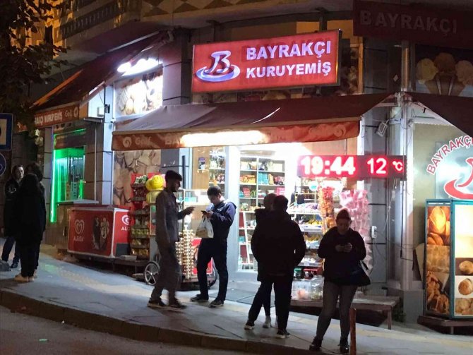 Bilecik’te Yayalar Kaldırım Üstü Konulan Malzemelerden Şikâyetçi