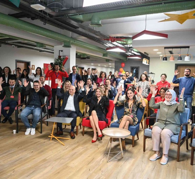 Yıldız Holding “Mutlu Et Mutlu Ol Günü”nü ‘Çeşitlilik, Fırsat Eşitliği Ve Sanat’ Temalarıyla Kutladı