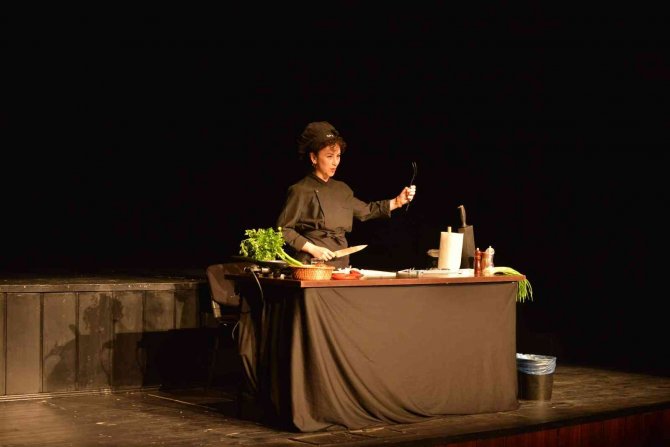 Tiyatro Festivaline Coşkulu Veda