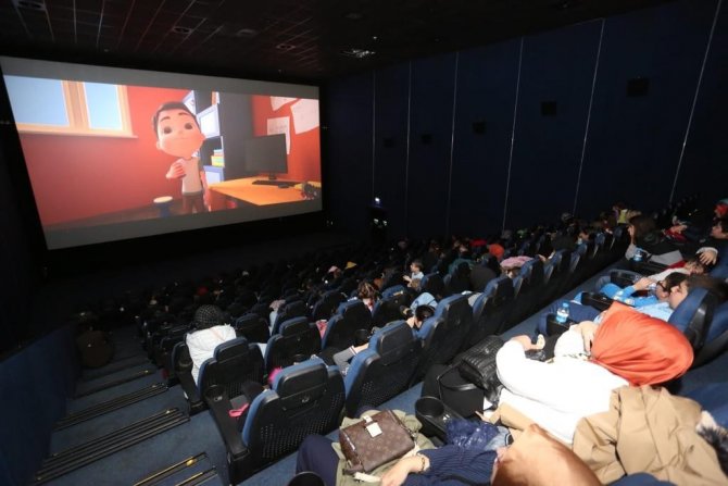 Başkan Ve Çocuklar ‘Aslan Hürkuş Görevimiz Gökbey’i İzledi