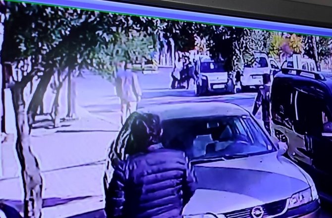 Kaza Sonrası Caddeyi Boks Ringine Çevirdiler