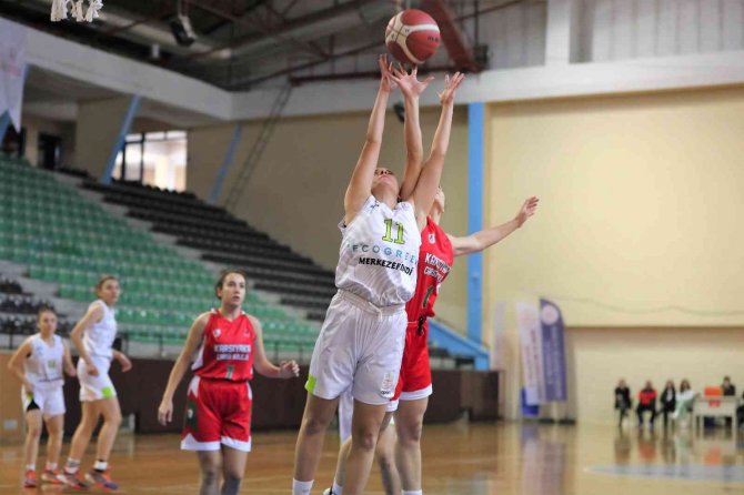 Ecogreen Merkezefendi’nin Genç Kızları Ligde Doludizgin İlerliyor