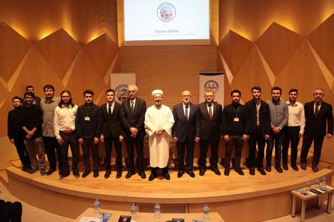 Diyanet İ̇şleri Başkanı Erbaş: “Hurafelerle, Aşırılıklarla Toplumun Zihni Bozulmaya Çalışılıyor"
