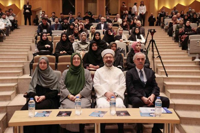 Diyanet İ̇şleri Başkanı Erbaş: “Hurafelerle, Aşırılıklarla Toplumun Zihni Bozulmaya Çalışılıyor"