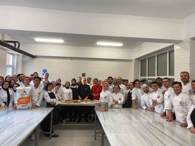 Öğrenciler Unlu Mamuller Ürünleri Yaptı