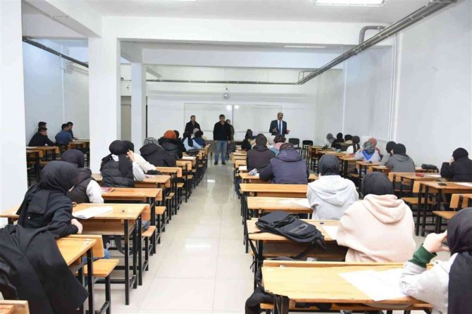 Erzincan’da Liseli Öğrenciler Ara Tatili Fırsata Çeviriyor