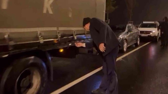 Erzurum’da Tır Dorsesinde 56’sı Çocuk 133 Kaçak Göçmen Yakalandı