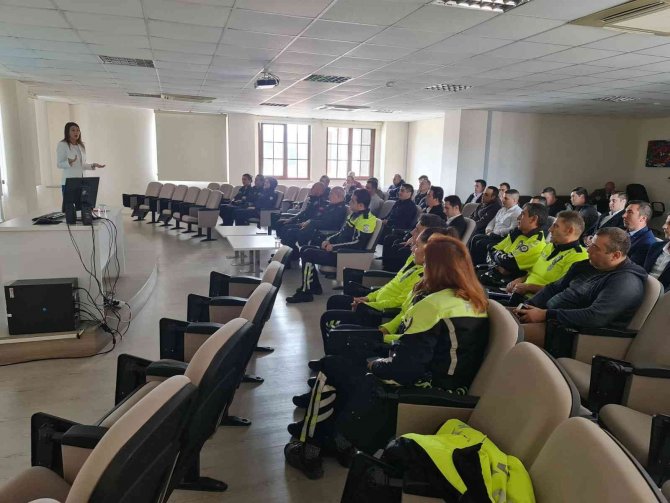 Fethiye’de Polis Ve Bekçilere İletişim Semineri Verildi