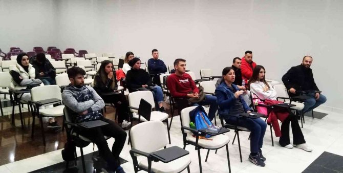 Hentbol Hakemleri Bir Araya Geldi