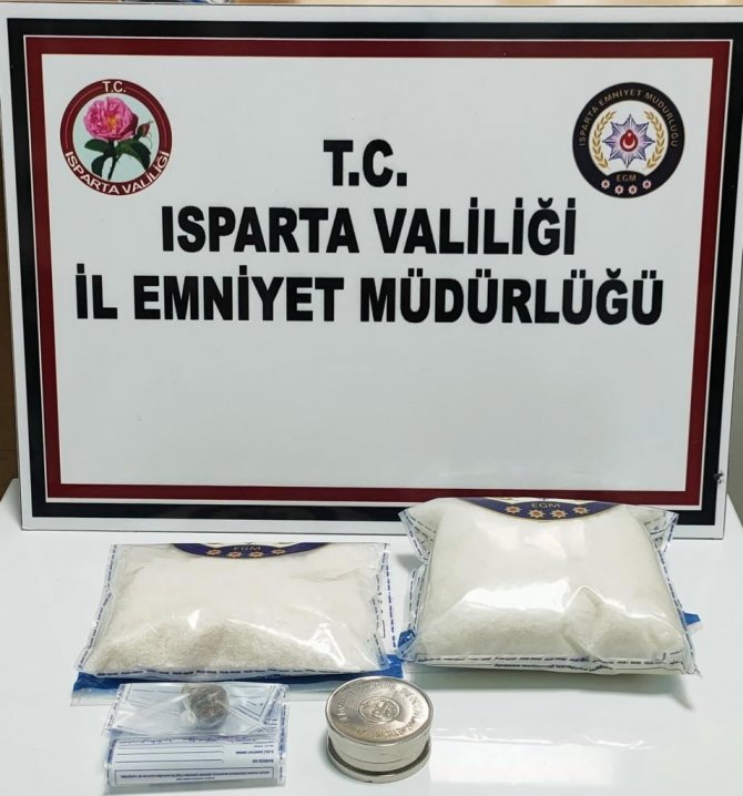 Isparta’da 1 Kilogram Uyarıcı Nitelikli Madde Ele Geçirildi