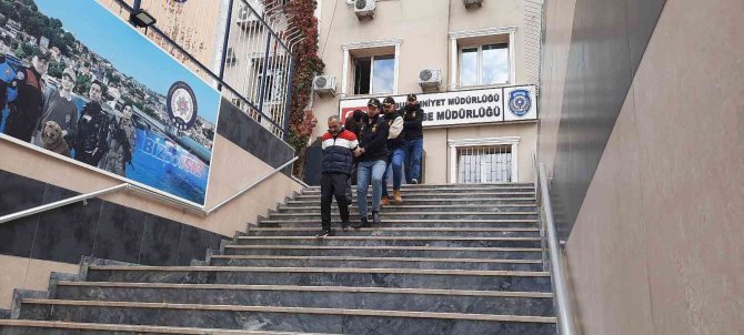 Fatih’te Siyanürden Ölen 4 Kardeşin Evine Hırsız Girdi